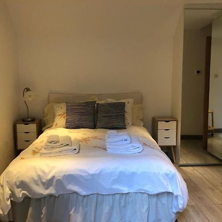 Quiet Kensington Flat Ideal For Central Londen Buitenkant foto