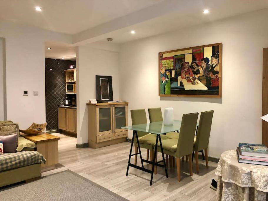 Quiet Kensington Flat Ideal For Central Londen Buitenkant foto